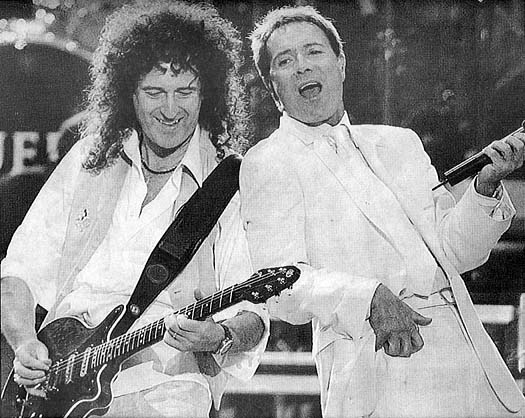 Brian May & Cliff Richard STILL ROCKING!!!